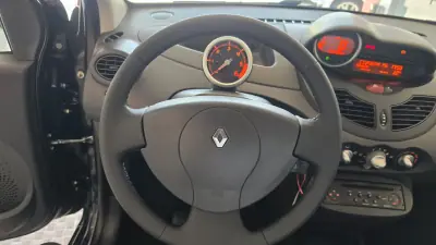 Renault Twingo 2009 - 4900 EUR, 139709 km - AUTO.MOTO.pt - 139709km - foto 36 de 52