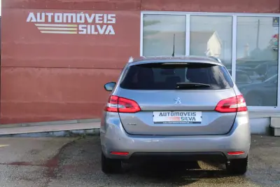 Peugeot 308 SW 2019 - 11990 EUR, 176000 km - AUTO.MOTO.pt - 176000km - foto 7 de 23
