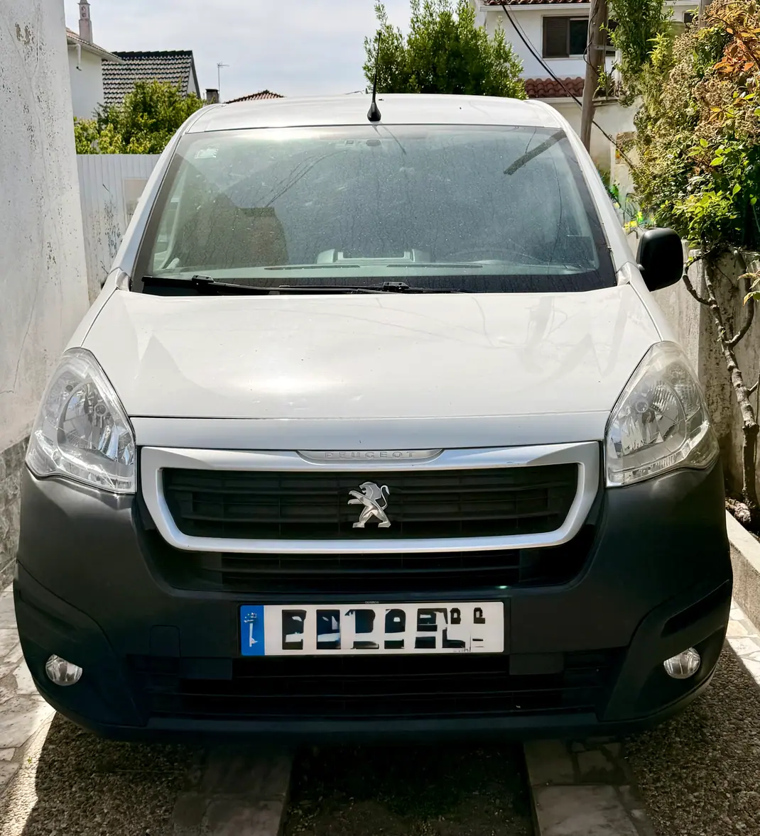 Peugeot PARTNER 1.6 HDI L2 2017 - 12700 EUR, 146000 km - AUTO.MOTO.pt - 146000km - foto 1 de 13