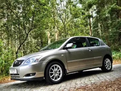 Toyota Corolla 2002 - 11900 EUR, 196000 km - AUTO.MOTO.pt - 196000km - foto 4 de 23