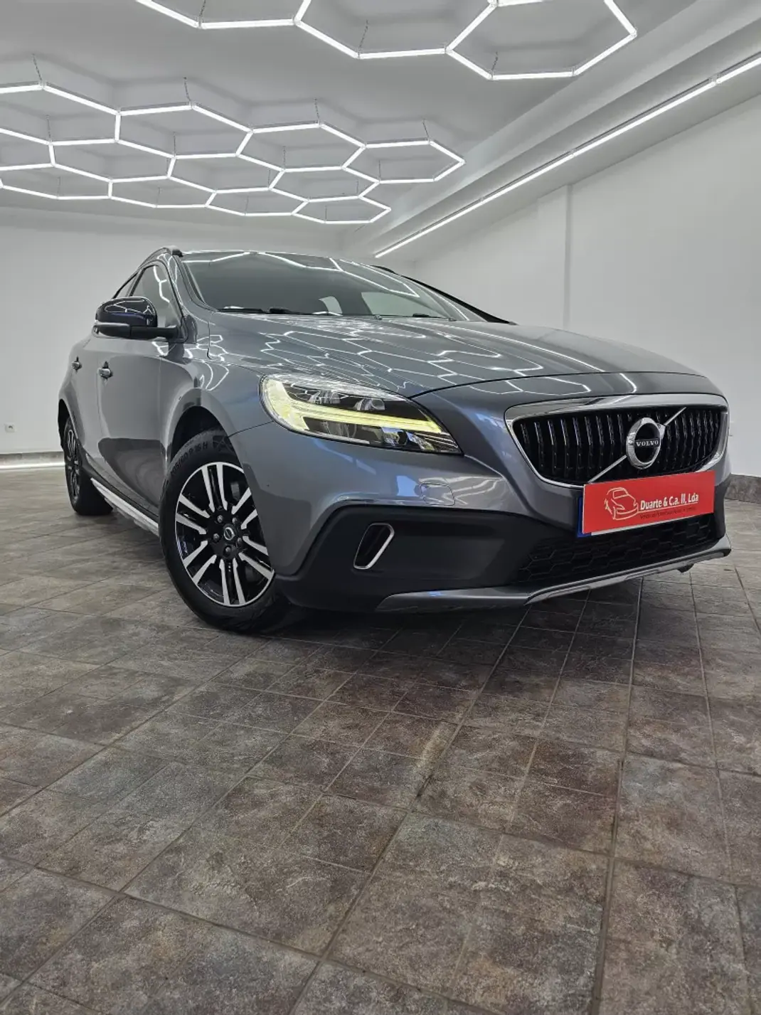 Volvo V40 Cross Country 2018 - 15000 EUR, 106816 km - 106816km - foto 31 de 40