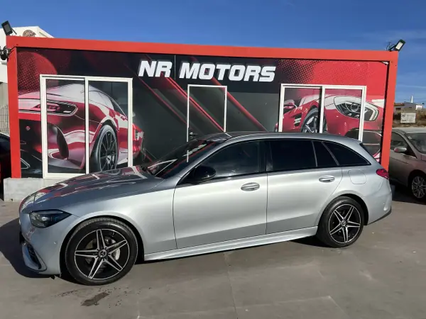 Mercedes-Benz C 300 2023 — foto 2 de 25