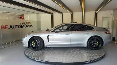 Porsche Panamera 2023 - 97500 EUR, 25369 km - AUTO.MOTO.pt - 25369km - foto 12 de 53