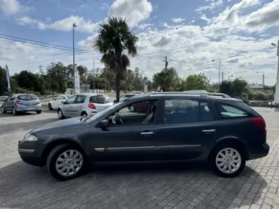 Renault Laguna Break 2003 - 2250 EUR, 186122 km - AUTO.MOTO.pt - 186122km - foto 9 de 16