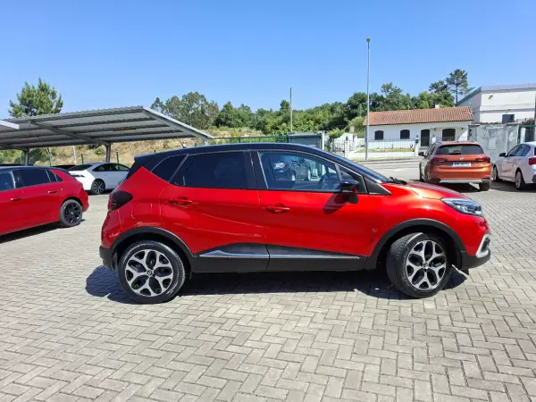 Renault Captur 2019 - 13350 EUR, 79800 km - AUTO.MOTO.pt - 79800km - foto 5 de 27