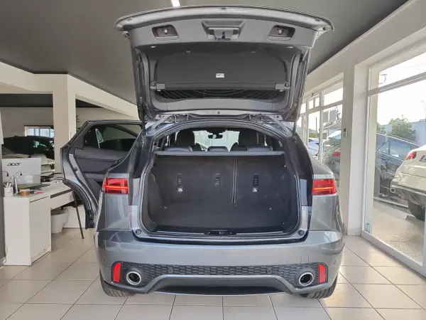 Jaguar E-Pace 2018 - 22500 EUR, 66000 km - AUTO.MOTO.pt - 66000km - foto 16 de 39