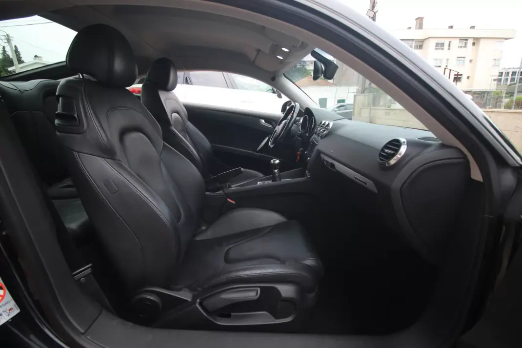 Audi TT Coupé 2009 - 14990 EUR, 207000 km - 207000km - foto 18 de 24