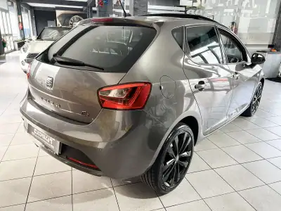 SEAT Ibiza 2016 - 10900 EUR, 186942 km - AUTO.MOTO.pt - 186942km - foto 3 de 25