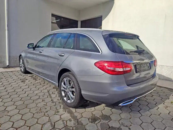 Mercedes-Benz C 180 2015 - 14990 EUR, 208711 km - AUTO.MOTO.pt - 208711km - foto 3 de 11