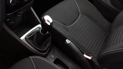 Renault Clio 2017 - 9950 EUR, 77000 km - 77000km - foto 34 de 35