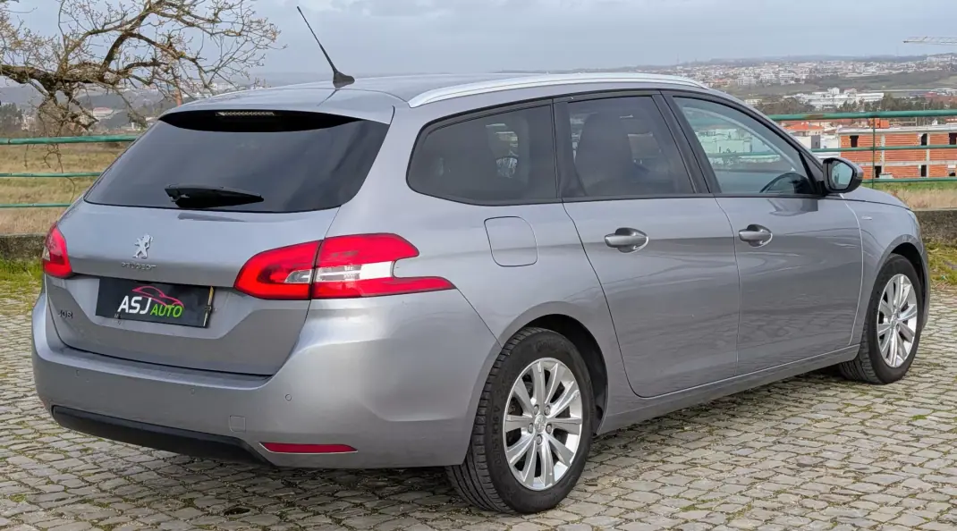 Peugeot 308 SW 2019 - 8500 EUR, 208333 km - AUTO.MOTO.pt - 208333km - foto 7 de 22