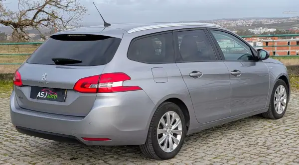 Peugeot 308 SW 2019 - 8500 EUR, 208333 km - AUTO.MOTO.pt - 208333km - foto 7 de 22