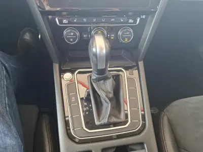 Volkswagen Arteon 2019 - 24750 EUR, 92519 km - AUTO.MOTO.pt - 92519km - foto 15 de 42
