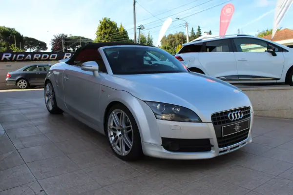 Audi TT Roadster 2009 - 12990 EUR, 216600 km - AUTO.MOTO.pt - 216600km - foto 25 de 28