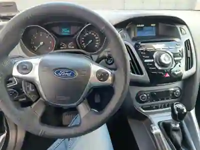 Ford Focus 2014 - 8200 EUR, 203000 km - AUTO.MOTO.pt - 203000km - foto 10 de 10
