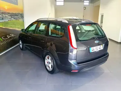 Ford Focus SW 2010 - 5990 EUR, 112000 km - AUTO.MOTO.pt - 112000km - foto 7 de 51