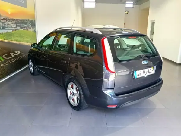 Ford Focus SW 2010 - 5990 EUR, 112000 km - AUTO.MOTO.pt - 112000km - foto 7 de 51