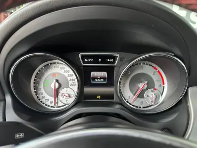 Mercedes-Benz CLA 200 2016 - 21900 EUR, 163435 km - AUTO.MOTO.pt - 163435km - foto 16 de 32