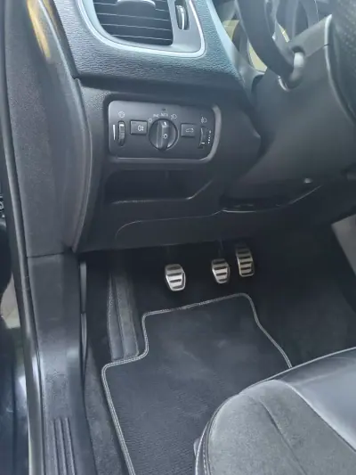 Volvo V40 2015 - 13900 EUR, 181000 km - AUTO.MOTO.pt - 181000km - foto 11 de 28