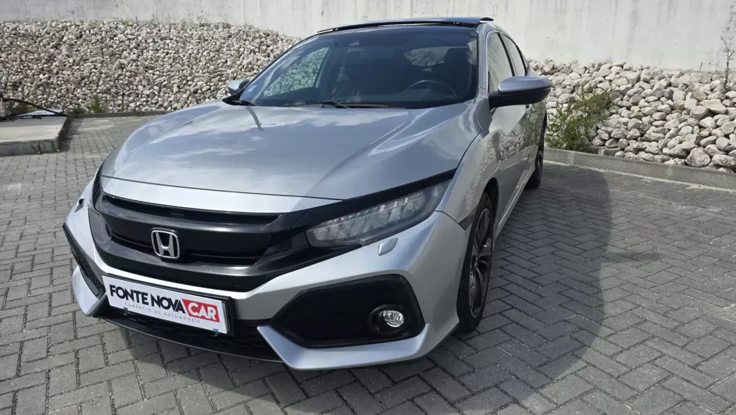 Honda Civic 2017 - 17950 EUR, 128483 km - AUTO.MOTO.pt - 128483km - foto 7 de 30