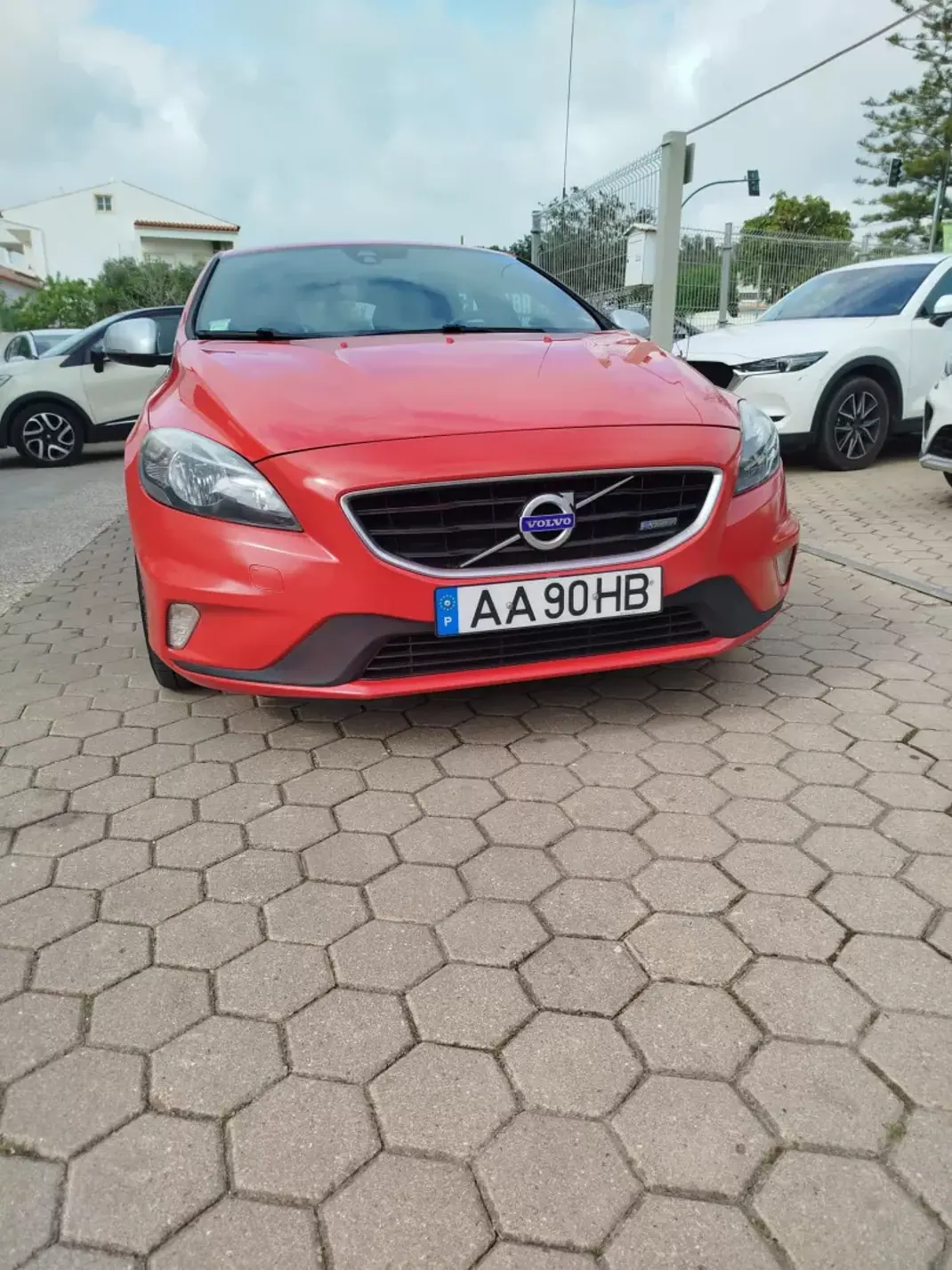Volvo V40 2014 - 15500 EUR, 185280 km - AUTO.MOTO.pt - 185280km - foto 7 de 20