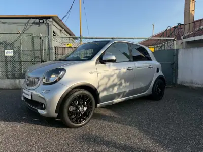 Smart ForFour 2018 - 12890 EUR, 75000 km - AUTO.MOTO.pt - 75000km - foto 10 de 12