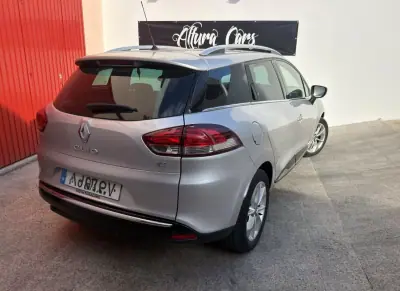 Renault Clio Sport Tourer 2016 - 7600 EUR, 181777 km - AUTO.MOTO.pt - 181777km - foto 16 de 19