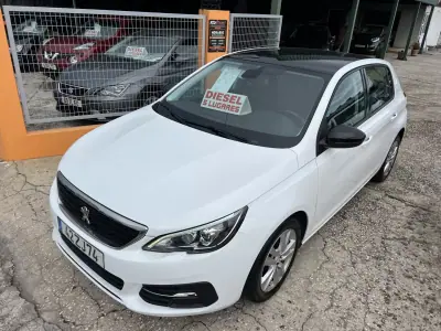 Peugeot 308 2019 - 12750 EUR, 142695 km - AUTO.MOTO.pt - 142695km - foto 4 de 19