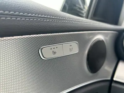 Mercedes-Benz E 300 2020 - 28990 EUR, 140000 km - AUTO.MOTO.pt - 140000km - foto 17 de 23