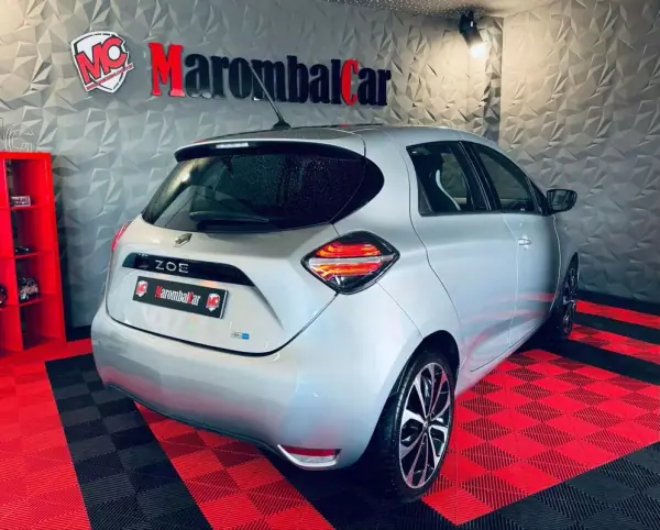 Renault Zoe 2021 - 21990 EUR, 60654 km - AUTO.MOTO.pt - 60654km - foto 6 de 26