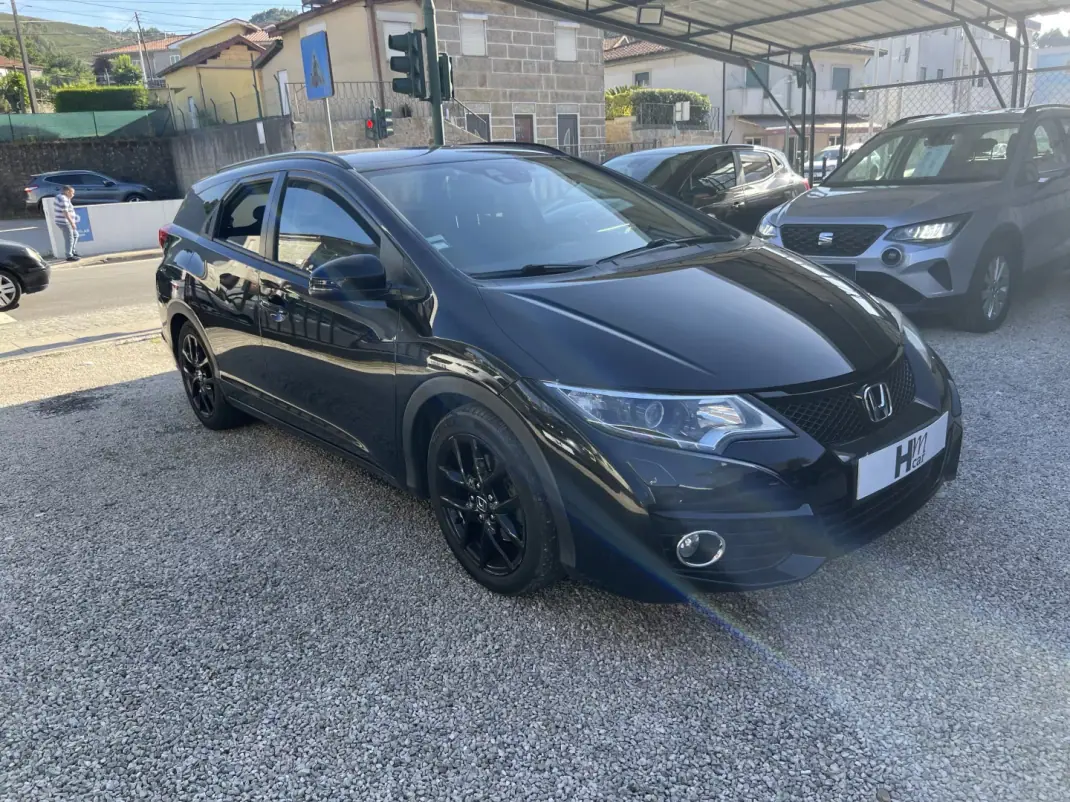 Honda Civic Tourer 2017 - 15900 EUR, 115000 km - AUTO.MOTO.pt - 115000km - foto 3 de 18