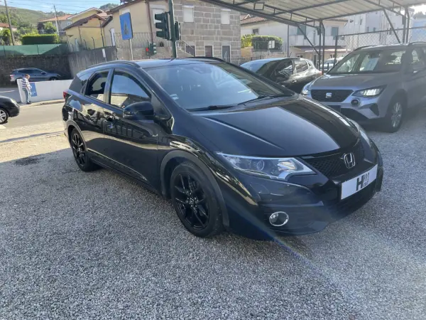 Honda Civic Tourer 2017 - 15900 EUR, 115000 km - AUTO.MOTO.pt - 115000km - foto 3 de 18