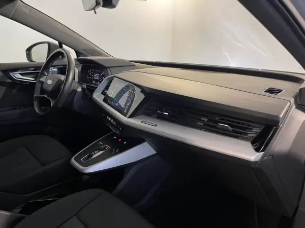 Audi Q4 e-tron 2023 - 29500 EUR, 69000 km - AUTO.MOTO.pt - 69000km - foto 14 de 35