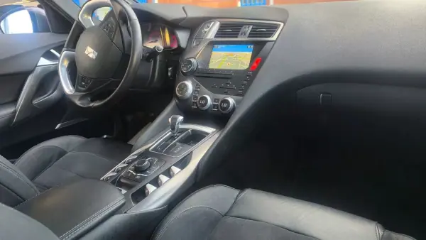 Citroën DS5 2014 - 10500 EUR, 188000 km - AUTO.MOTO.pt - 188000km - foto 17 de 17