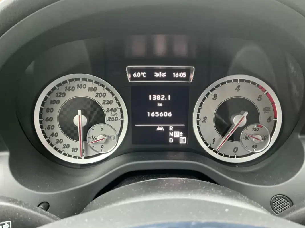 Mercedes-Benz A 180 2013 - 18990 EUR, 165740 km - AUTO.MOTO.pt - 165740km - foto 10 de 11
