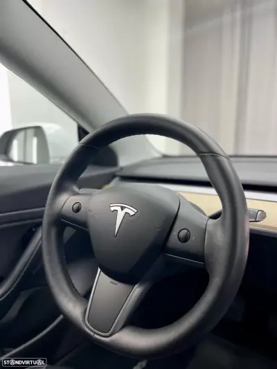 Tesla Model 3 2019 - 19750 EUR, 171400 km - 171400km - foto 16 de 20