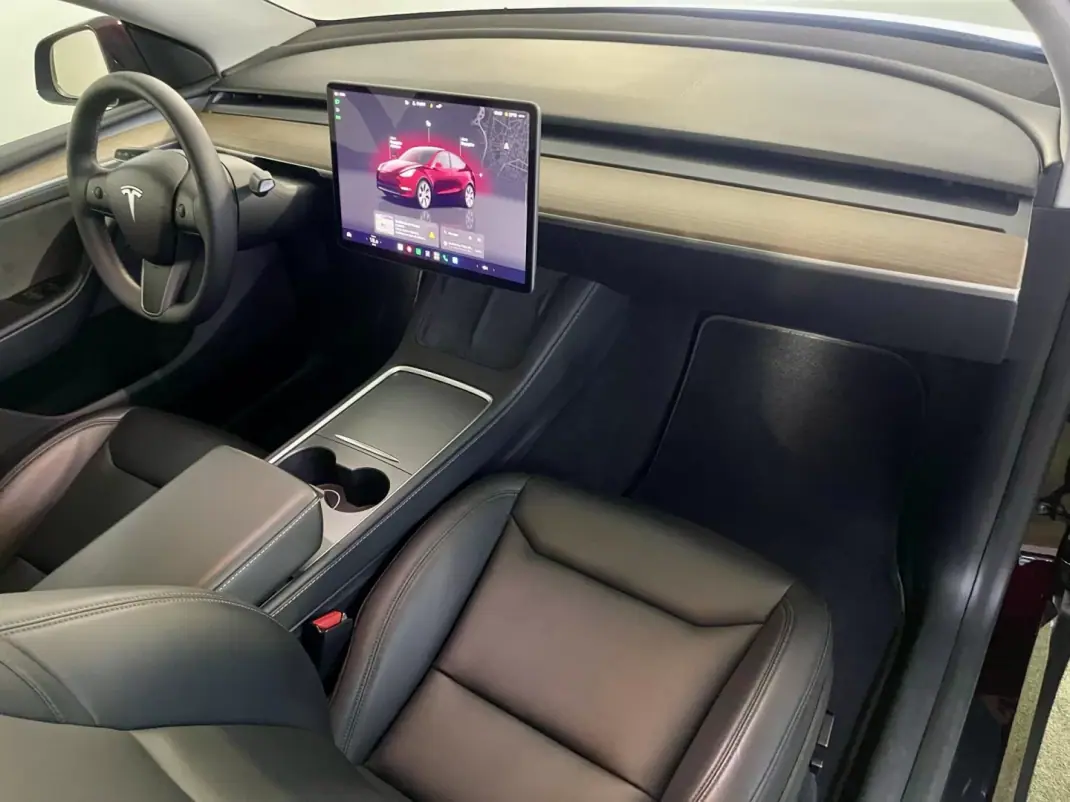 Tesla Model Y 2023 - 38900 EUR, 80000 km - 80000km - foto 13 de 38