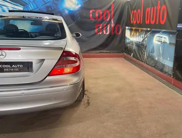 Mercedes-Benz CLK 220 2005 - 10999 EUR, 223000 km - AUTO.MOTO.pt - 223000km - foto 14 de 44