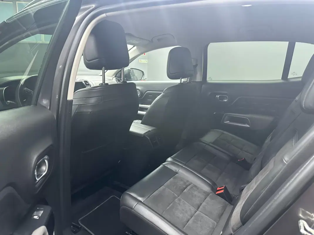 Citroën C5 Aircross 2022 - 23800 EUR, 61000 km - AUTO.MOTO.pt - 61000km - foto 17 de 21
