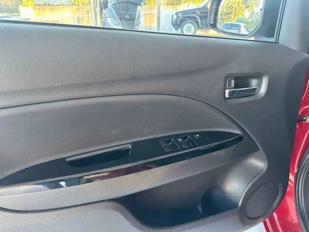 Mitsubishi Space Star 2019 - 12990 EUR, 9440 km - 9440km - foto 9 de 23
