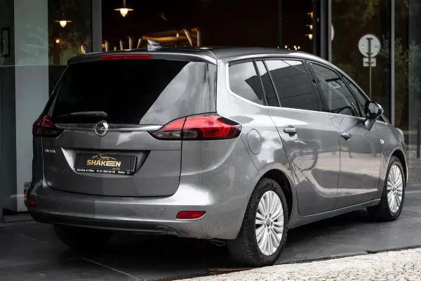 Opel Zafira 2018 - 13990 EUR, 142396 km - AUTO.MOTO.pt - 142396km - foto 4 de 37