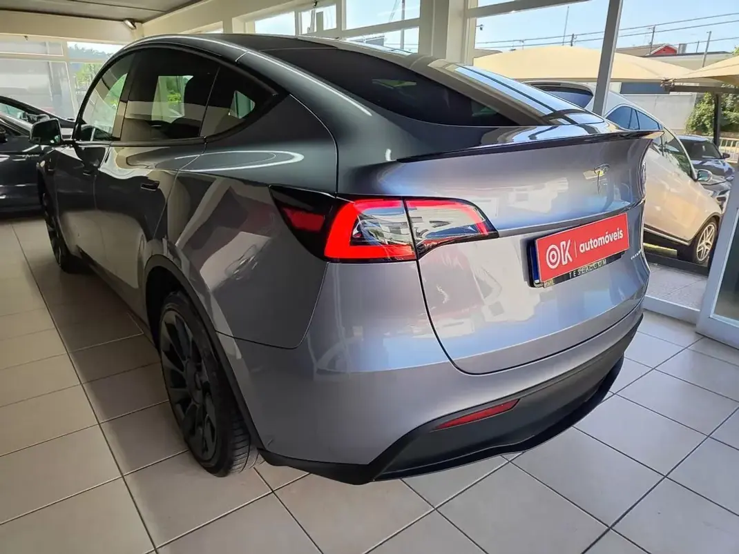 Tesla Model Y 2023 - 38900 EUR, 39000 km - AUTO.MOTO.pt - 39000km - foto 7 de 33
