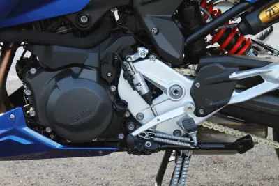 BMW F 900 XR 2025 - 15800 EUR, 100 km - AUTO.MOTO.pt - 100km - foto 17 de 24