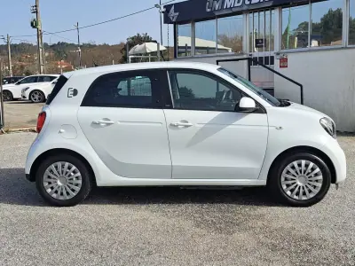 Smart ForFour 2018 - 10250 EUR, 49344 km - AUTO.MOTO.pt - 49344km - foto 6 de 43