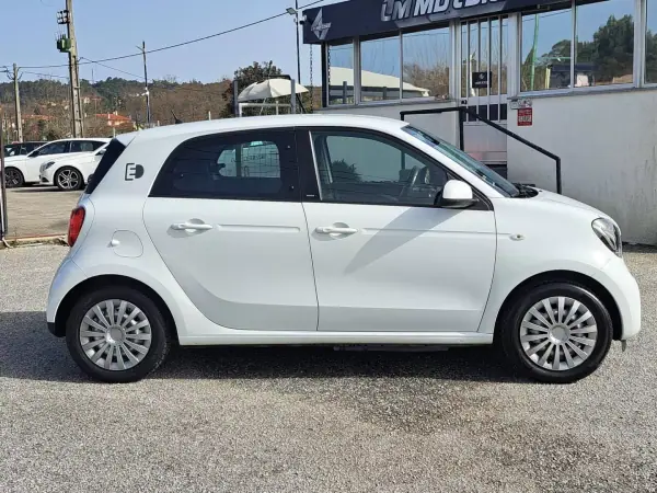 Smart ForFour 2018 - 9990 EUR, 49344 km - AUTO.MOTO.pt - 49344km - foto 6 de 43