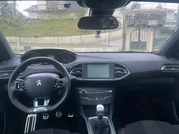 Peugeot 308 2016 - 15900 EUR, 150000 km - AUTO.MOTO.pt - 150000km - foto 15 de 20