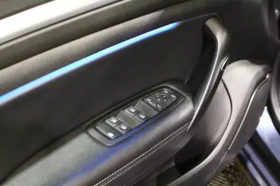 Renault Mégane Sport Tourer 2022 - 15900 EUR, 141000 km - AUTO.MOTO.pt - 141000km - foto 20 de 30