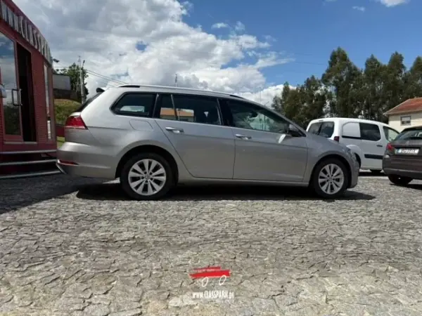Volkswagen Golf 2019 - 16900 EUR, 179000 km - AUTO.MOTO.pt - 179000km - foto 12 de 15