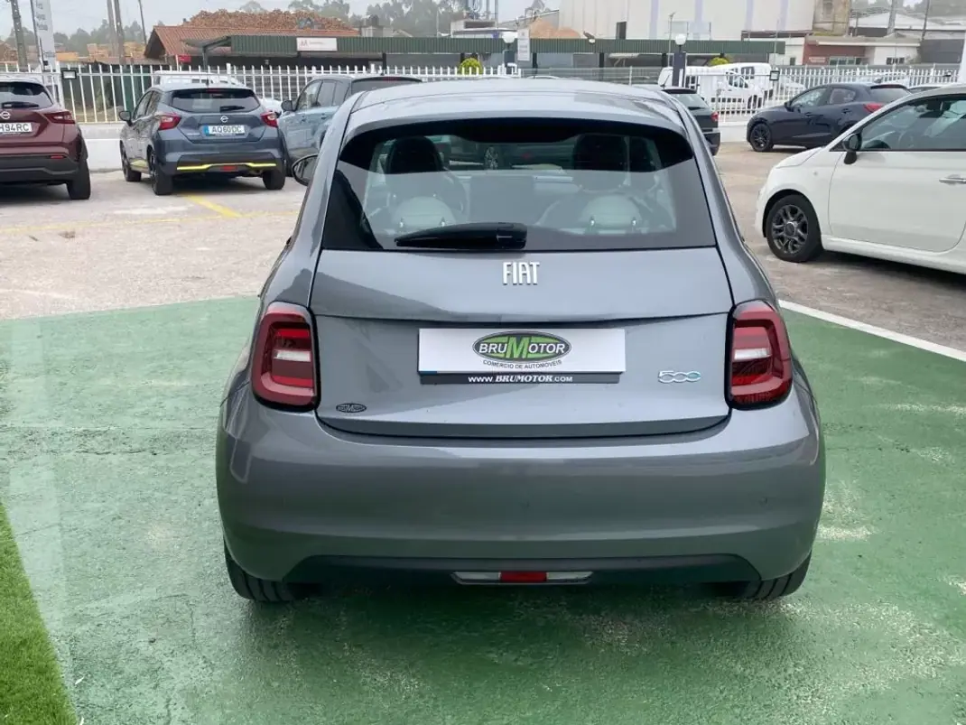 Fiat 500 2024 - 29800 EUR, 17523 km - AUTO.MOTO.pt - 17523km - foto 4 de 19