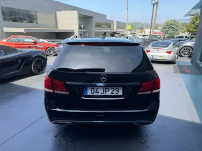 Mercedes-Benz E 250 2010 - 13900 EUR, 278000 km - AUTO.MOTO.pt - 278000km - foto 4 de 15